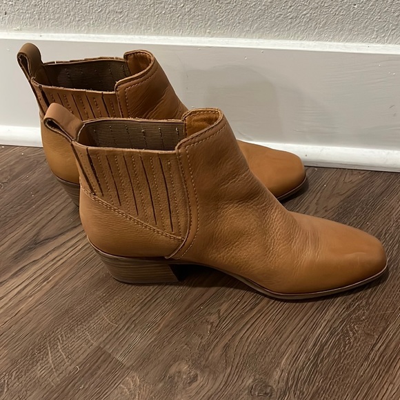 Lucky Brand Ilisse Ankle Booties in Tan Brown Leather - Picture 2 of 6